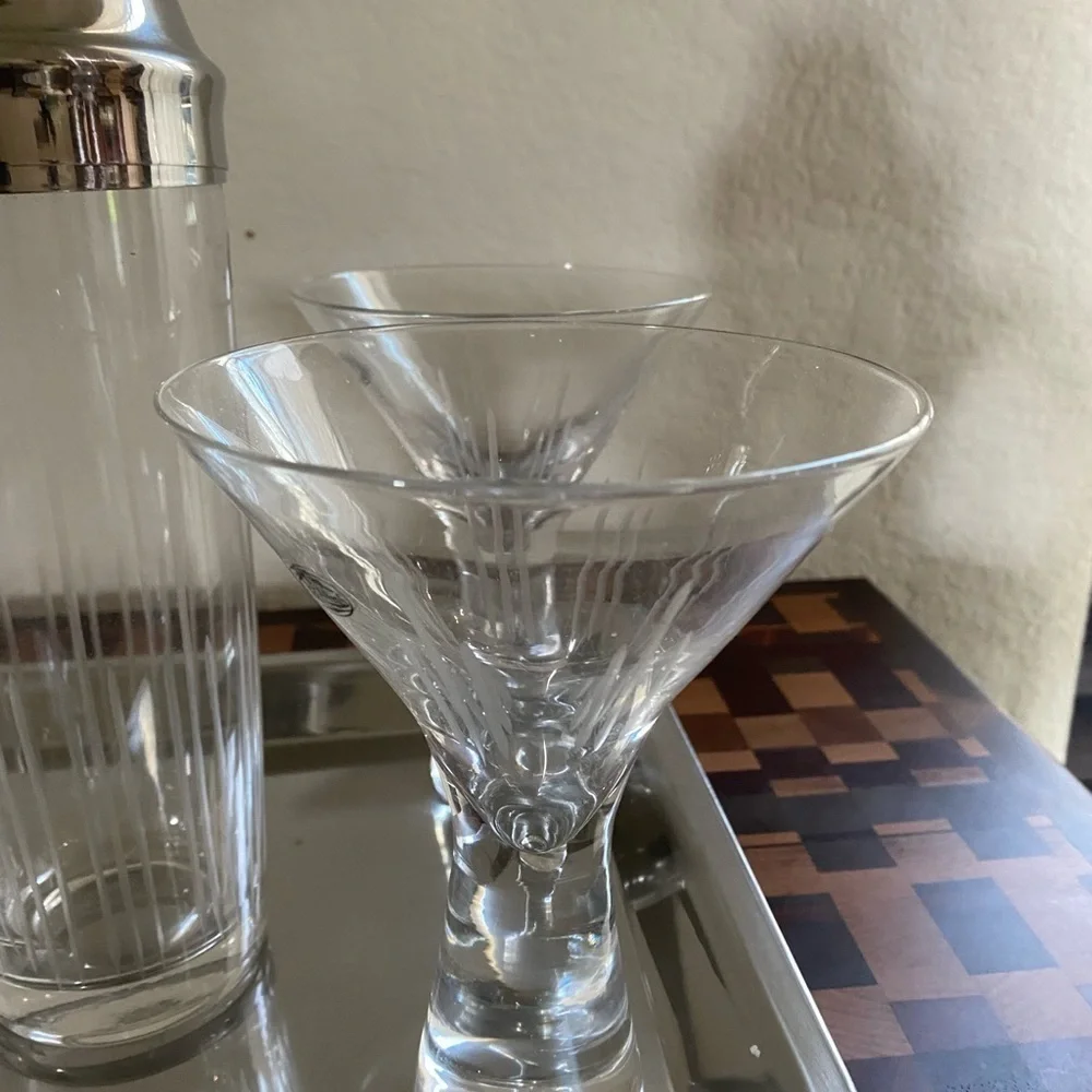 Home Essentials Hex 11  Set 4 Martini Etched Glasses Cocktail Shaker and Tray